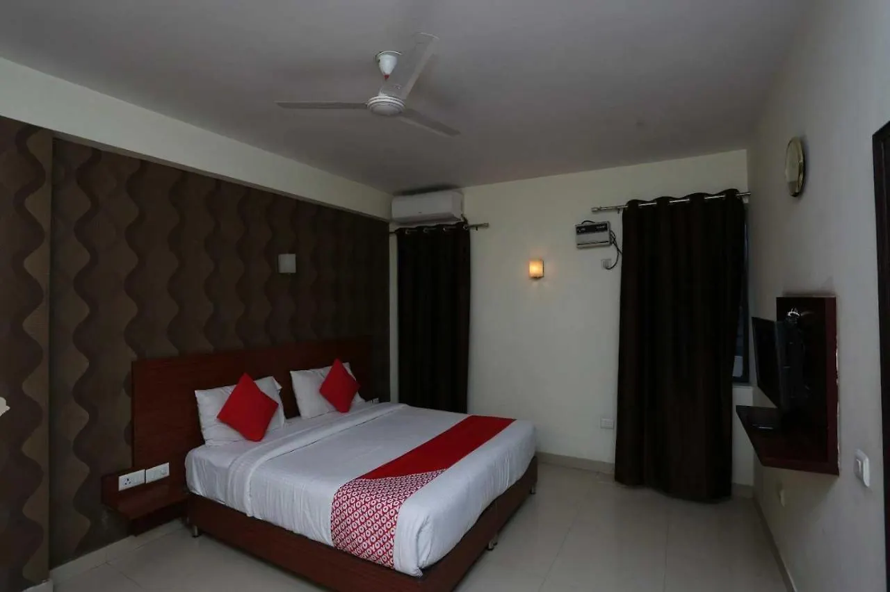Collection O Himalaya Hotel Gurgaon
