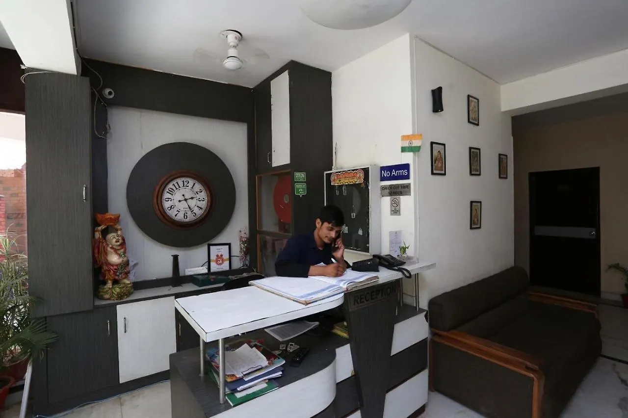 Collection O Himalaya Hotel Gurgaon