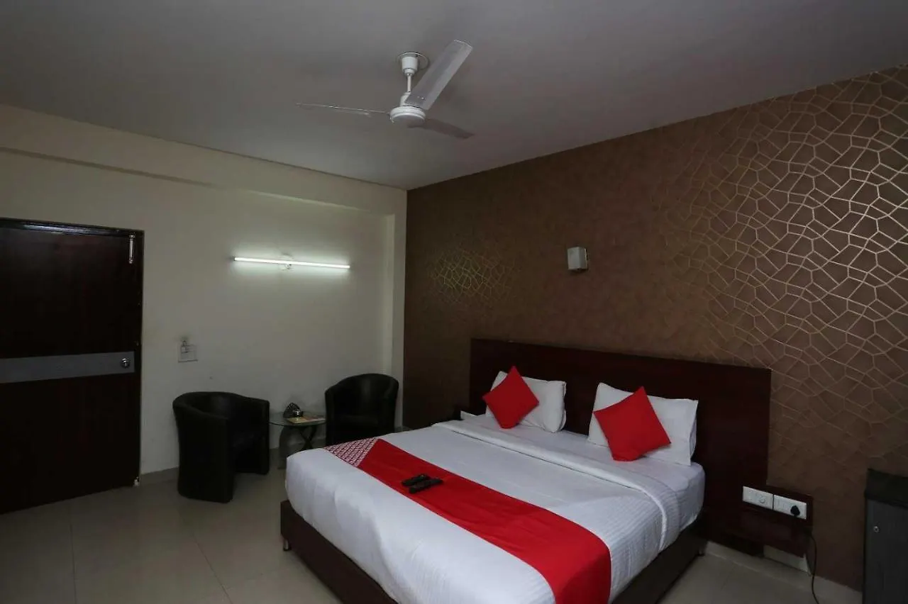 Collection O Himalaya Hotel Gurgaon India