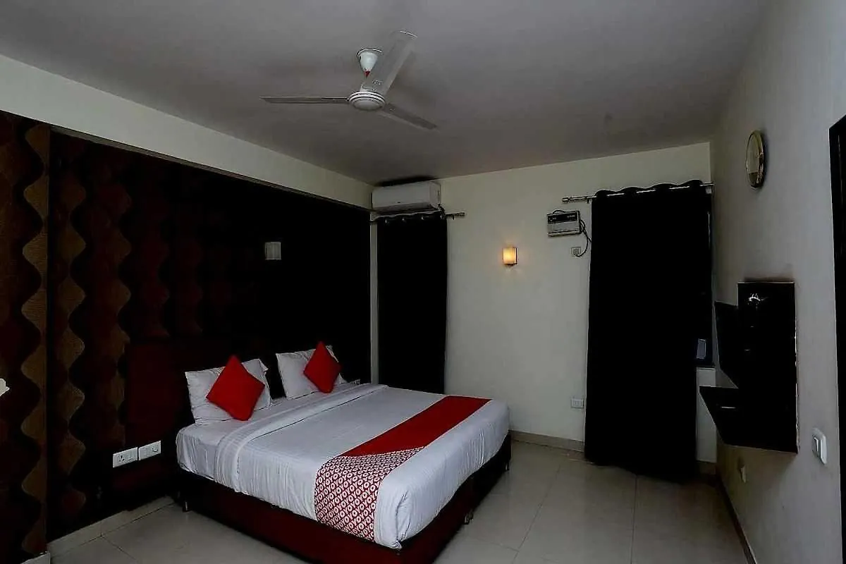 Collection O Himalaya Hotel Gurgaon