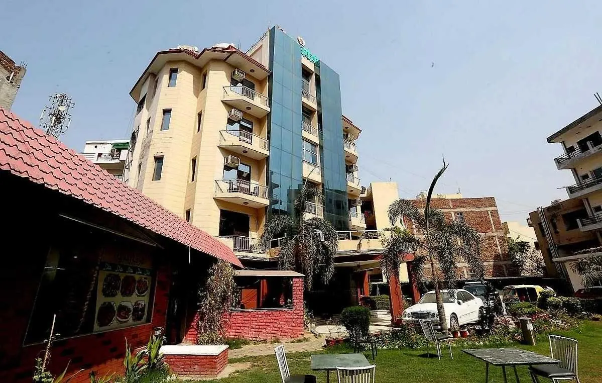 Collection O Himalaya Hotel Gurgaon
