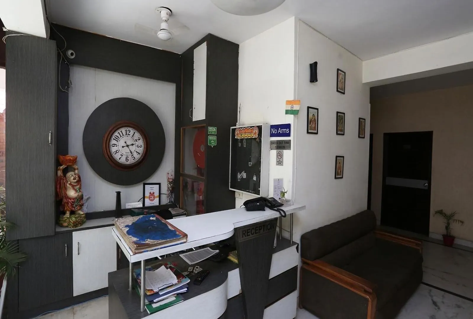 Collection O Himalaya Hotel Gurgaon